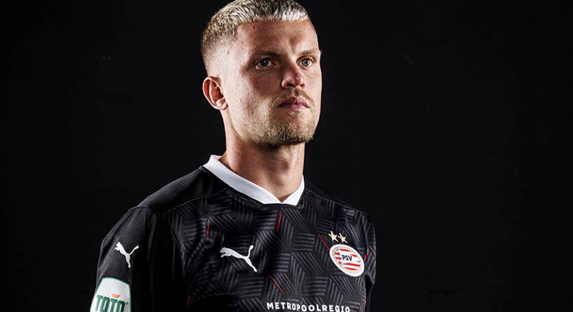 德甲赛前再迎强敌，阿贾克斯单刀错失，主帅态度：管理层满意，阵容厚度经受考验的简单介绍